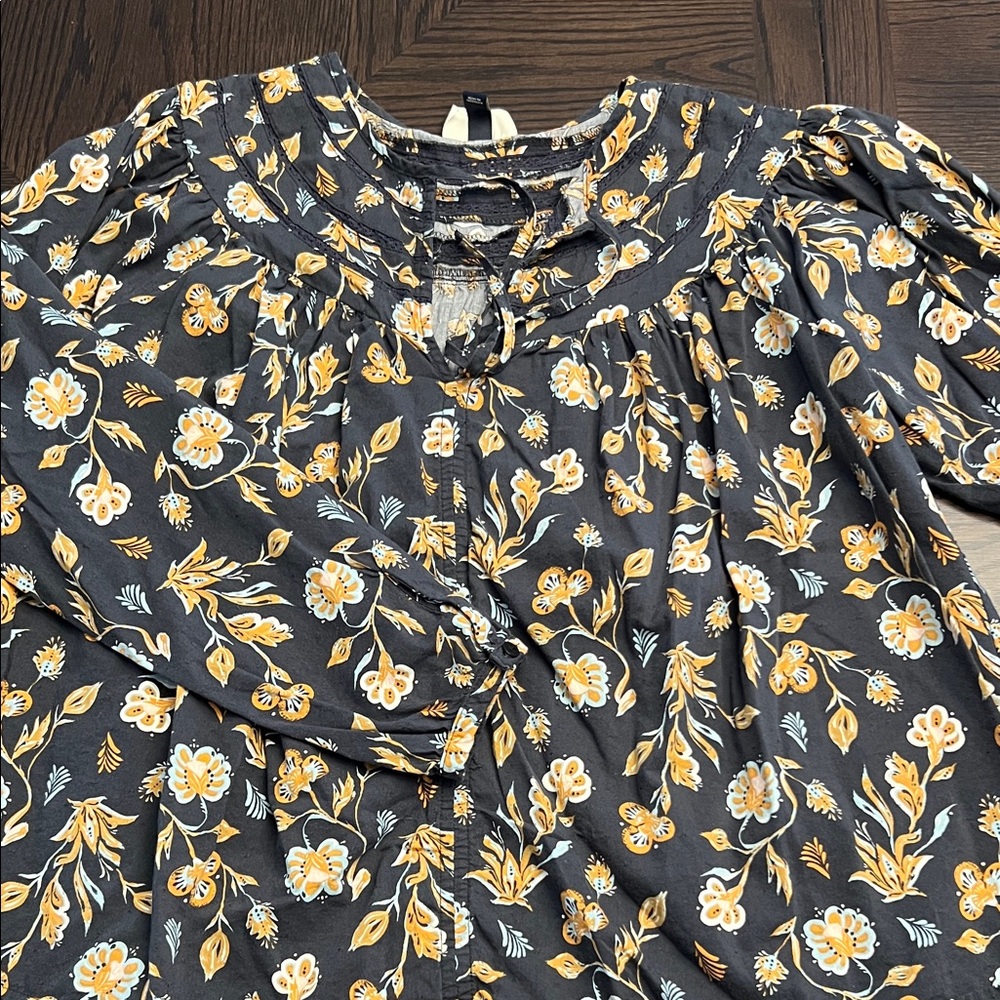 Chic grey, tan  and blue Floral Blouse